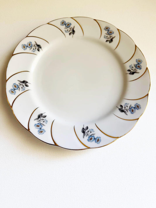 Custom Hand-Painted Dog Portrait on a Vintage Plate, forget me not , size 8"