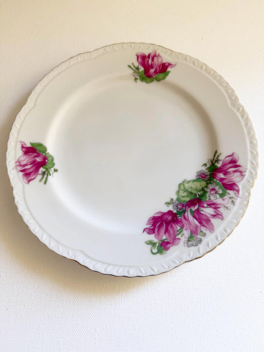 Custom Hand-Painted Dog Portrait on a Vintage Plate, Pink Scallop , size 7.5"